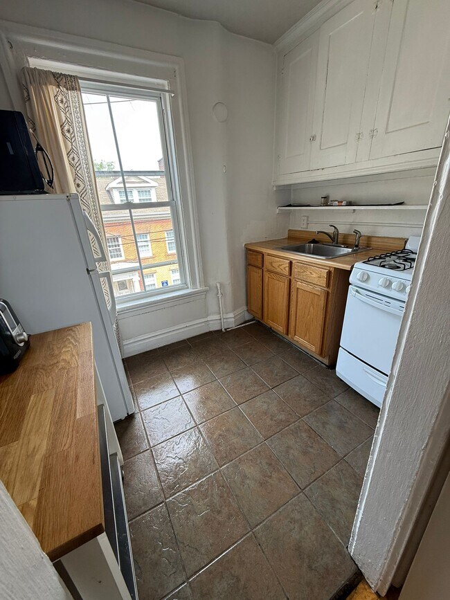 Building Photo - 25 High St