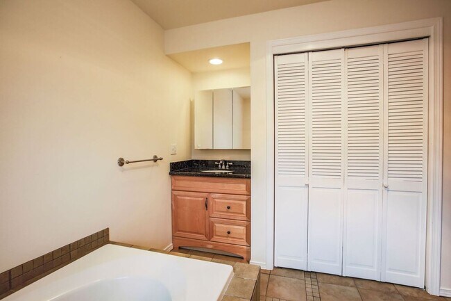 Building Photo - Lovely Home and Property Located on Honeymoon Lake!