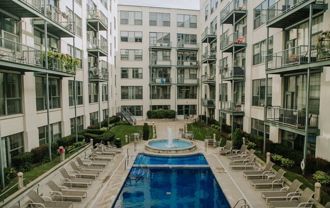 Pool/Hot tub - 940 Monroe Ave NW