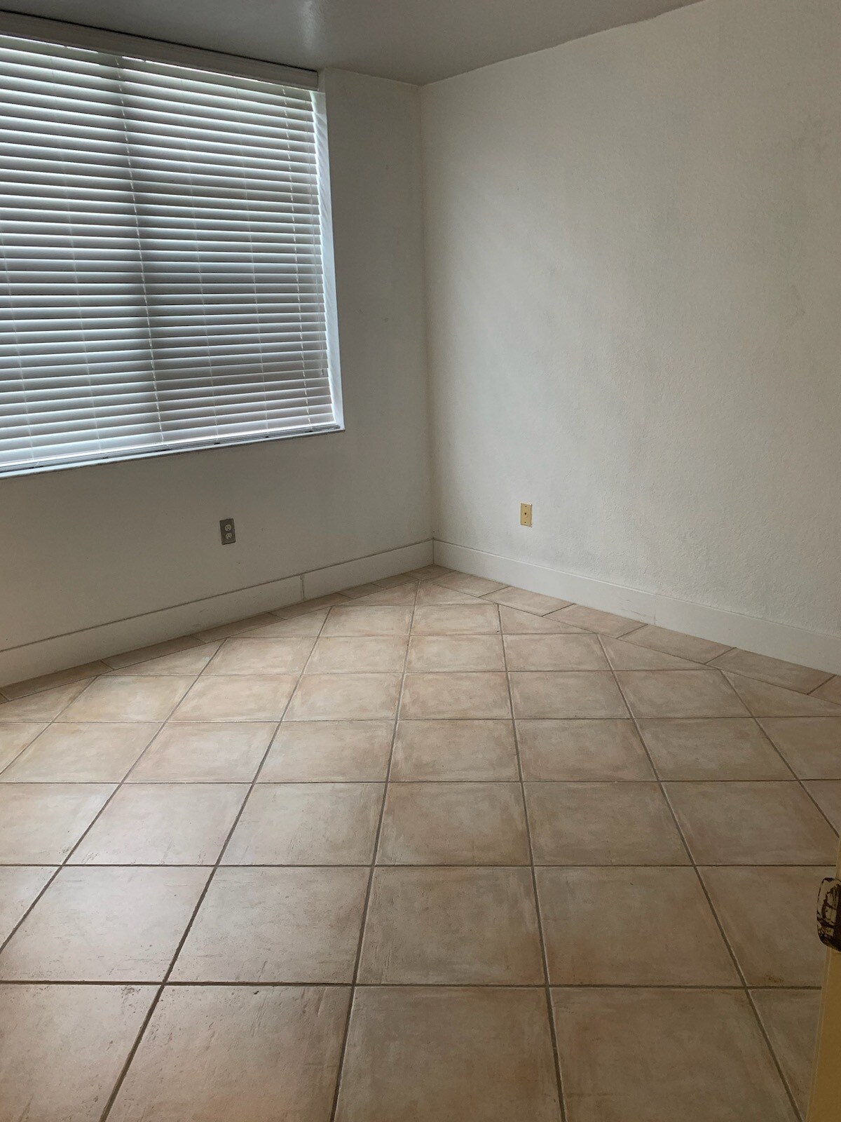 Guest Bedroom - 9310 Fontainebleau Blvd
