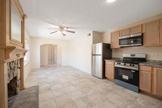 Building Photo - Attached 3-Bedroom ADU with Spacious Yard ...