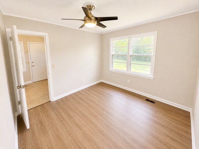 Building Photo - 602 Austin Dr NW
