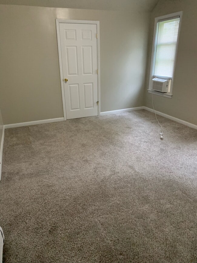 Building Photo - 159 Analomink St