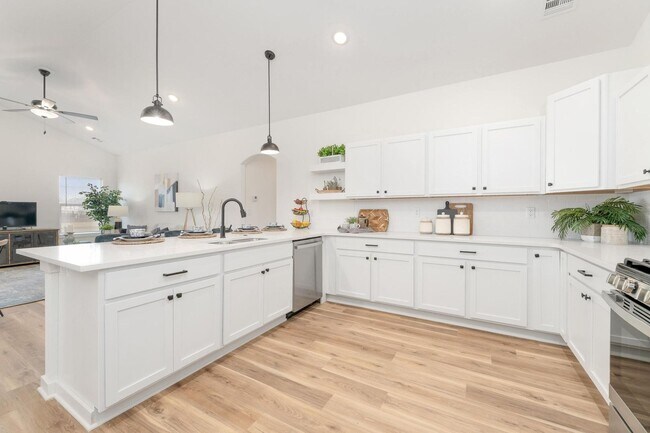 Building Photo - BRAND NEW 3 Bedroom/2 Bath Duplex in Godda...