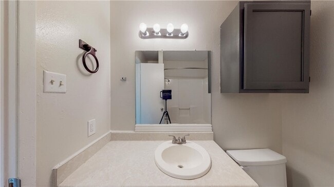 Building Photo - 1004 Verde Dr