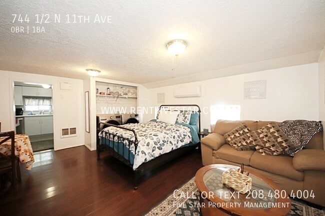 Building Photo - 744 1/2 N 11th Ave-