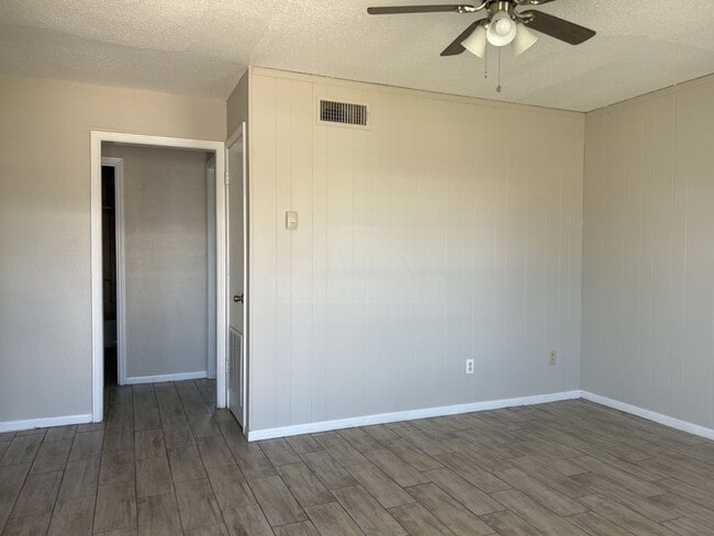 Building Photo - 1208 Charisse St