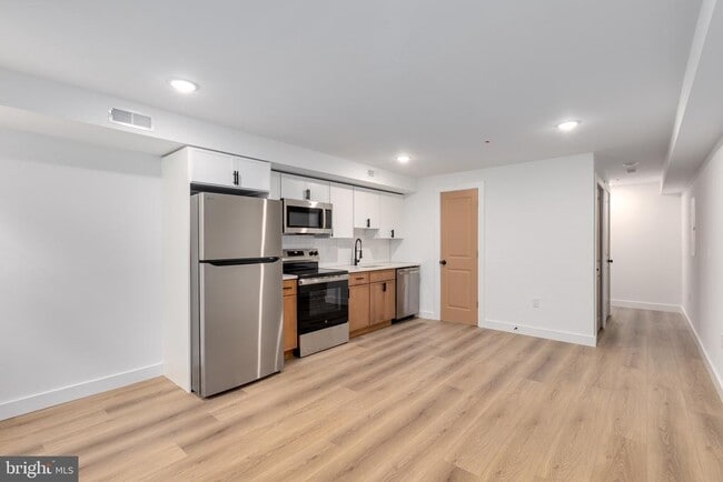 Building Photo - 2502 N 10th St