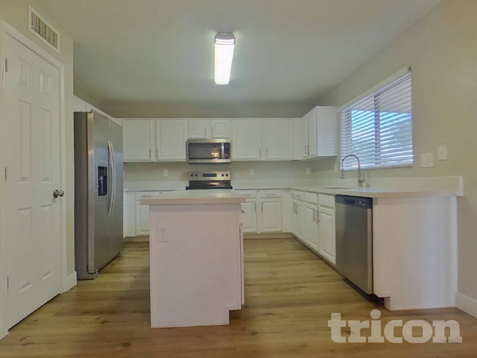 Building Photo - 2645 S 63rd Ln