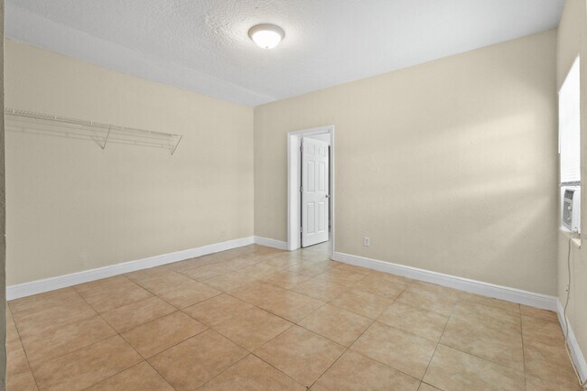 Building Photo - 3721 Henry Ave