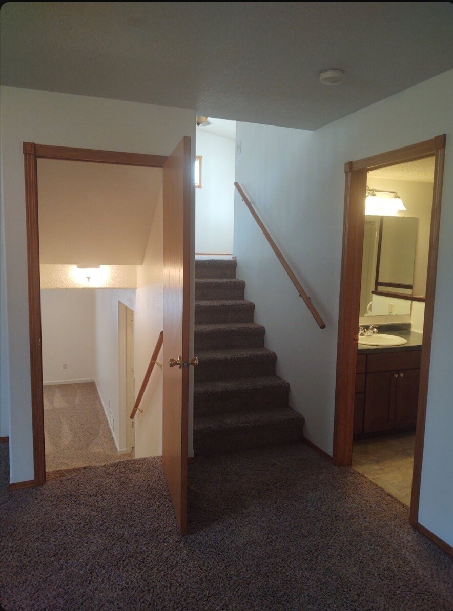 Building Photo - 3029 Stonewall Dr