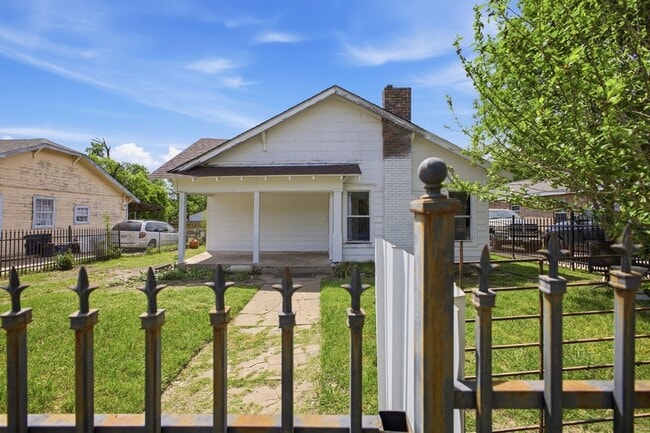 Building Photo - 2634 Emmett St