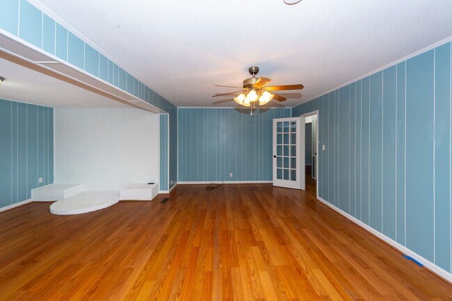 Building Photo - 3 Bedroom 2 Bath Home in Kings Grant - Sum...