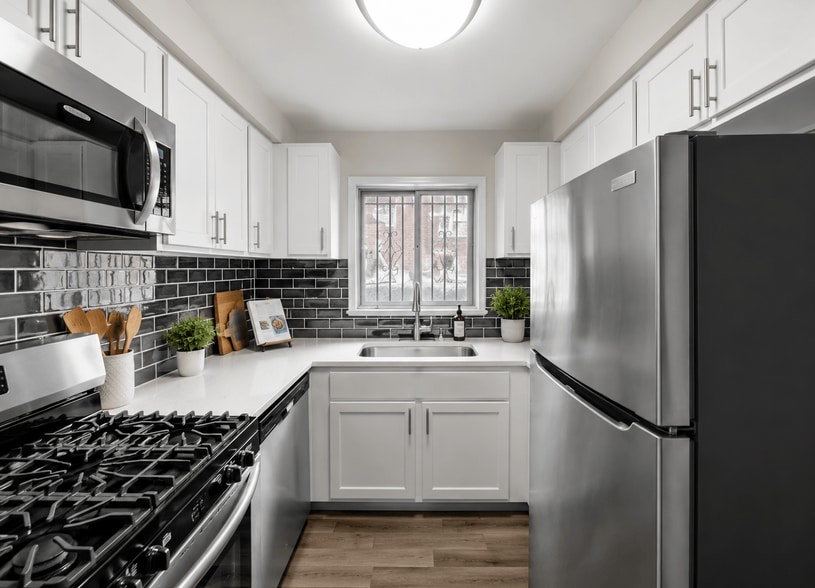 Building Photo - Oak Park Manor Apartments & Townhomes