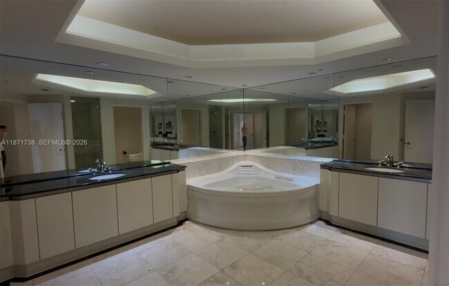 Building Photo - 2600 Island Blvd