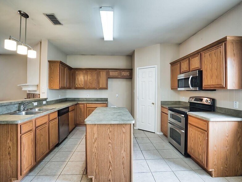 Building Photo - 3521 Desert Mesa Rd