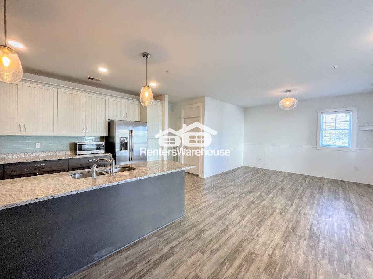 Building Photo - 7922 Shore Dr