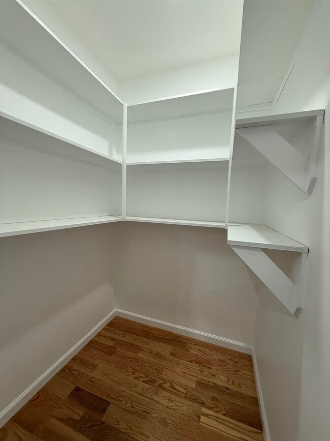 Building Photo - 23 E 44th St