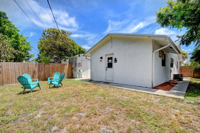Building Photo - 103 SW 10th Ave