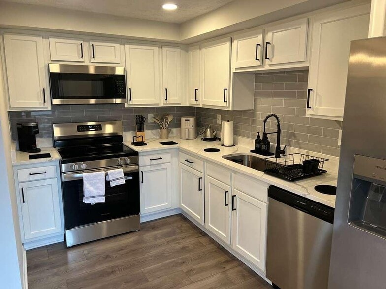 Building Photo - 442 Shady Glen Dr