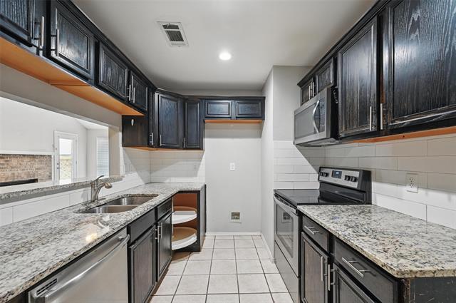 Building Photo - 701 Via Miramonte