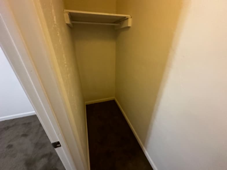 Building Photo - 1431 NE 27th St