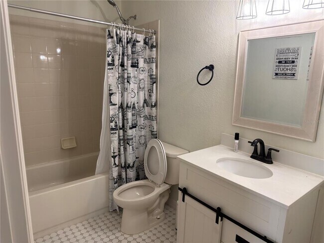 Building Photo - 11340 Southwind Lake Dr