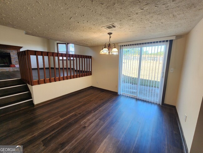 Building Photo - 5282 Station Cir