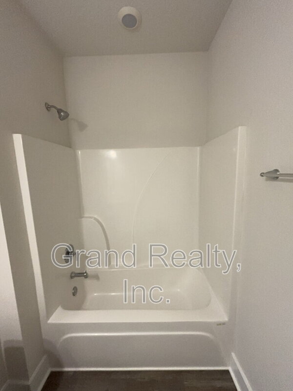 Building Photo - 5823 Sargassum Ln