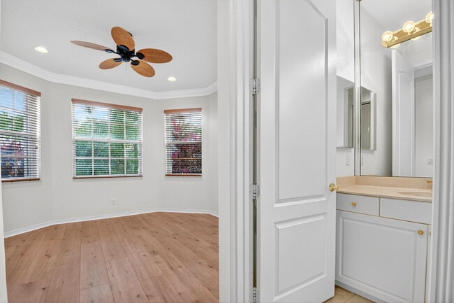 Building Photo - 7145 Veneto Dr