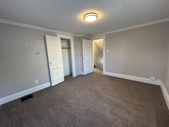 Building Photo - Stunning, Fully Updated 4 Bedroom, 2 Bath Home with Classic Charm!