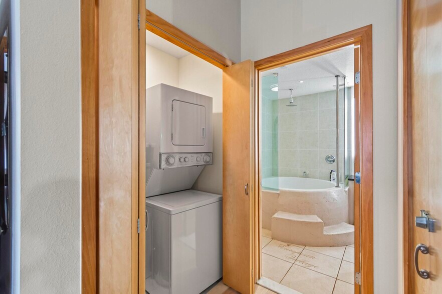 Building Photo - 101 Palm Harbor Pky