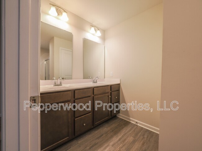 Building Photo - 311 Weststone Walk