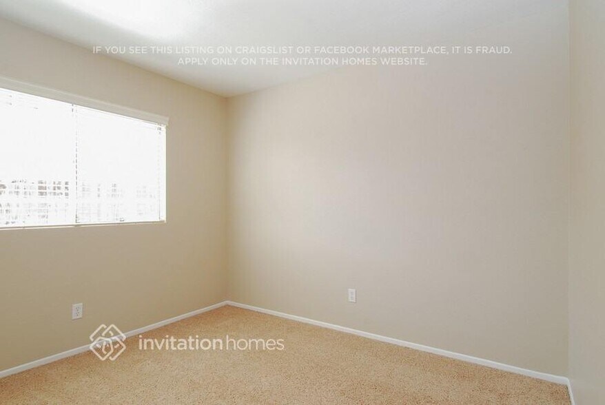 Building Photo - 6635 Solano Dr