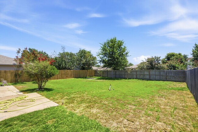 Building Photo - Charming 3 bedroom Home in Hutto!