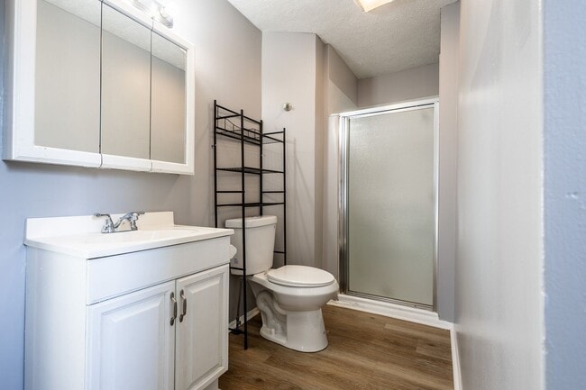 Building Photo - Renovated 1-Bedroom Home with Spacious Backyard & Washer/Dryer