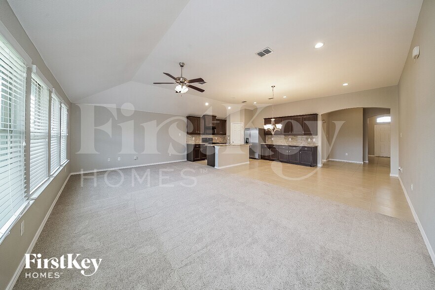 Building Photo - 2513 Weatherford Heights Dr