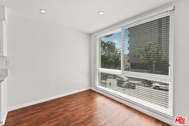 Building Photo - 1340 S Beverly Glen Blvd