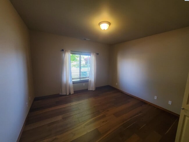 Building Photo - South Kennewick Rambler for rent