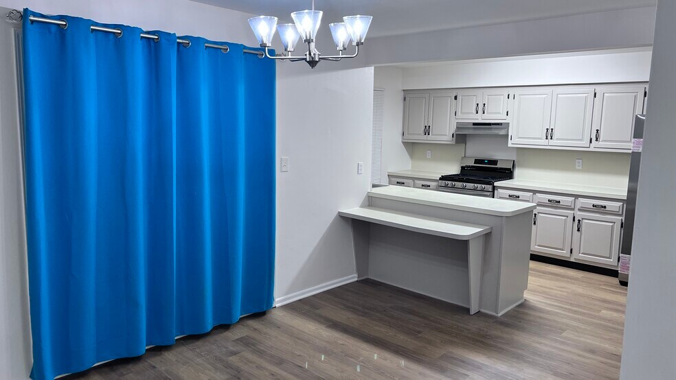 Dining Room - 146 Carson Ct