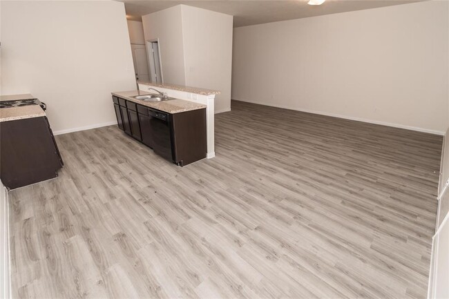 Building Photo - 6247 Brenwood Cir