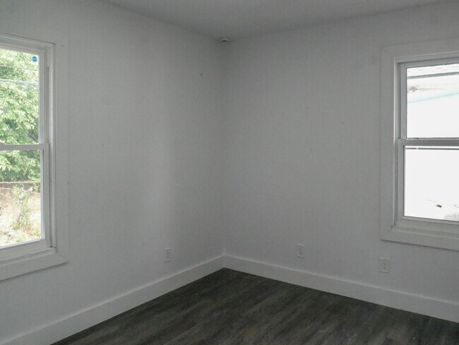 Building Photo - 12725 Kentucky St