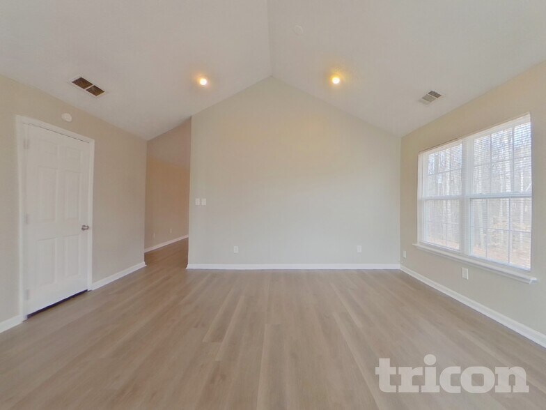 Building Photo - 4122 Autumn Lake Dr