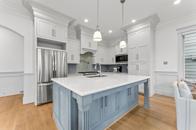 Building Photo - 426 Marshall St