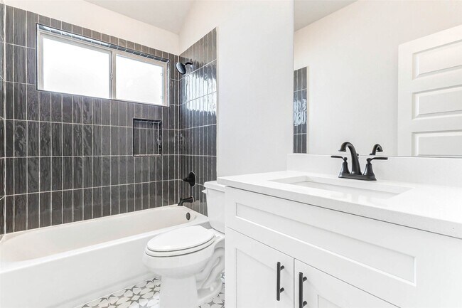 Building Photo - 6422 Pomona Ct