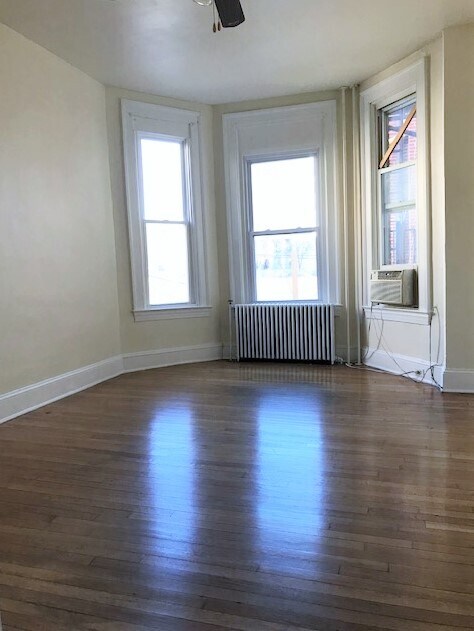 Building Photo - 2315 N Charles St