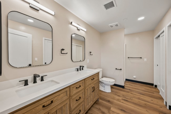 Building Photo - 3820 E Fort Lowell Rd