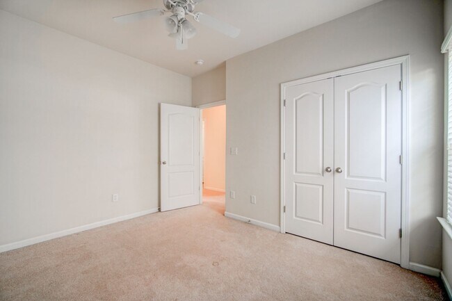 Building Photo - 4 BR/2 BA, 1 Car Garage, Charming Home in ...