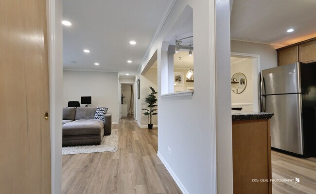 Building Photo - 510 W Miner St