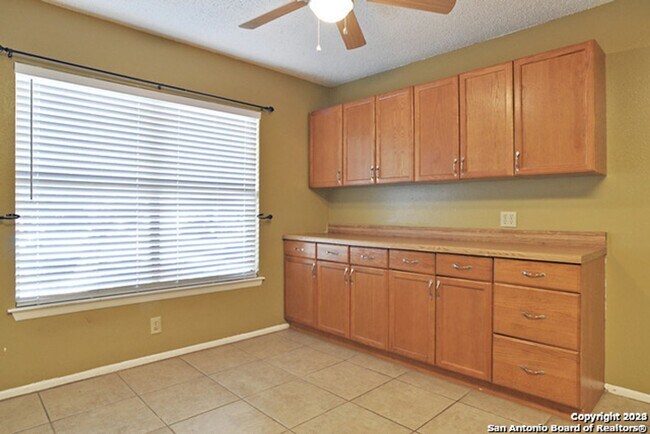 Building Photo - 4 Bed 2 Bath home in Hunters Chase Subdivision